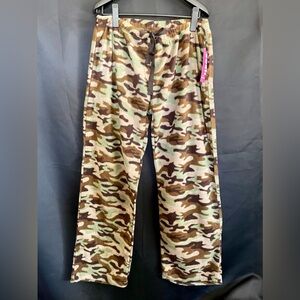 NWT Rue21 Women’s Large Camouflage Print With Pockets Pajama